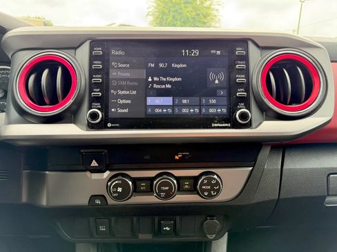 Used 2023 Toyota Tacoma SR5 w/ SR5 Appearance Package RWD image 19