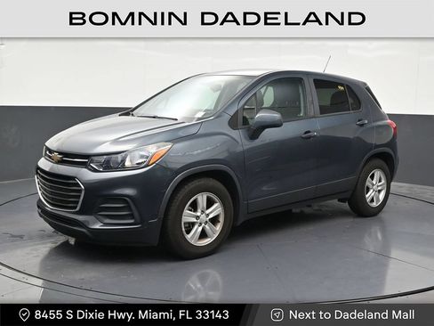 Used 2021 Chevrolet Trax LS w/ Tint and Cruise Package FWD image 1