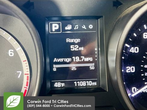 Used 2017 Hyundai Santa Fe Sport AWD/4WD image 2