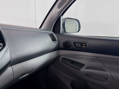 Used 2013 Toyota Tacoma PreRunner w/ Convenience Pkg RWD image 35