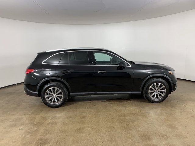 Used 2025 Mercedes-Benz GLC 300 4MATIC image 7