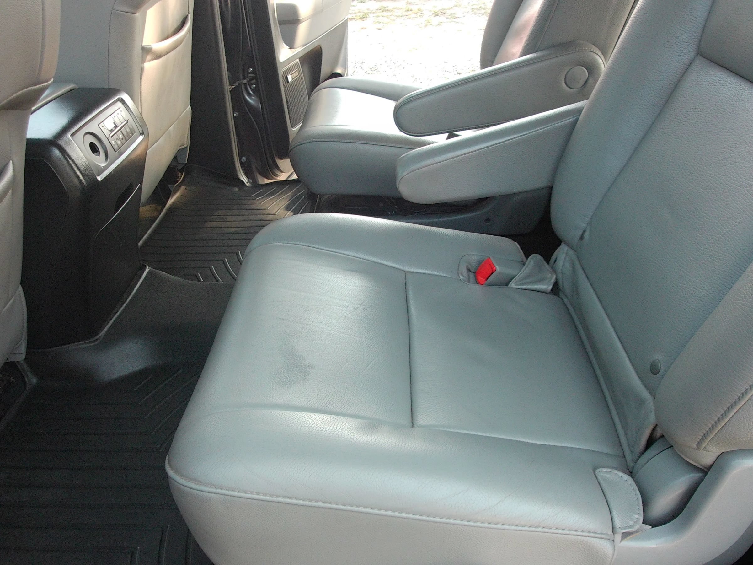 Used 2014 Toyota Sequoia Limited RWD image 31