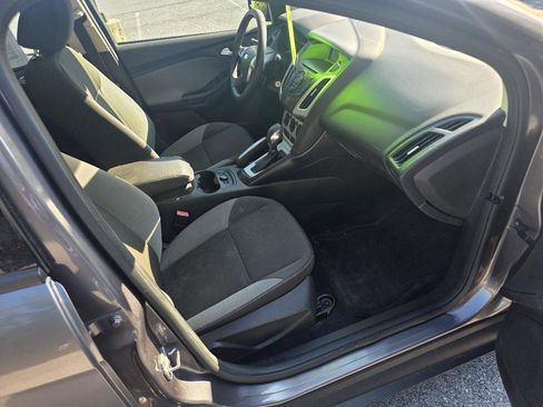 Used 2013 Ford Focus SE FWD image 18