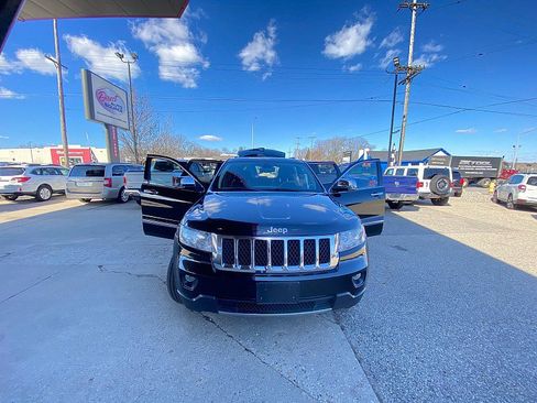 Used 2013 Jeep Grand Cherokee Overland image 26