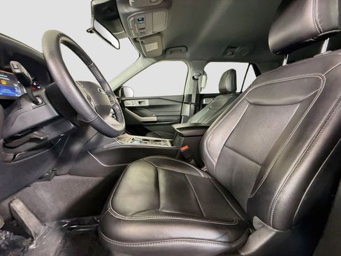Used 2023 Ford Explorer Limited AWD/4WD image 22