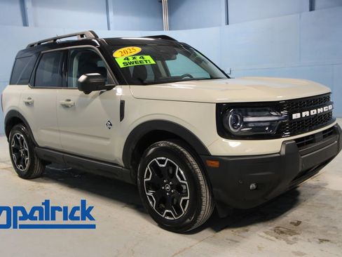 Used 2025 Ford Bronco Sport Outer Banks w/ Outer Banks Tech Package+ image 1
