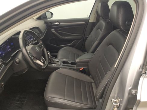 Used 2022 Volkswagen Jetta SE FWD image 17