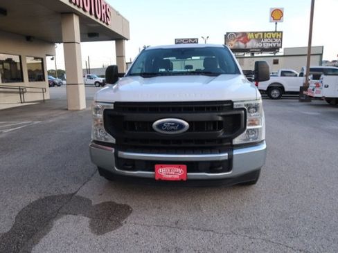 Used 2021 Ford F250 XL w/ Power Equipment Group RWD image 2