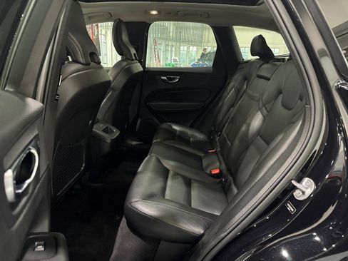Used 2023 Volvo XC60 B5 Core w/ Climate Package image 11