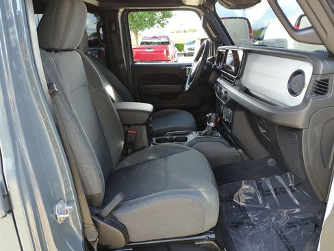 Used 2025 Jeep Wrangler Unlimited Sport AWD/4WD image 24