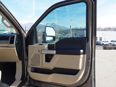 Used 2020 Ford F250 Lariat w/ Lariat Ultimate Package image 26
