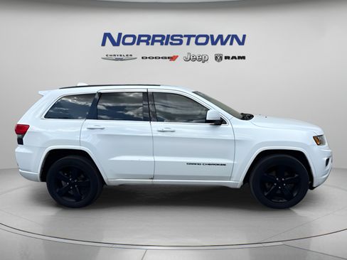 Used 2015 Jeep Grand Cherokee Altitude AWD/4WD image 6
