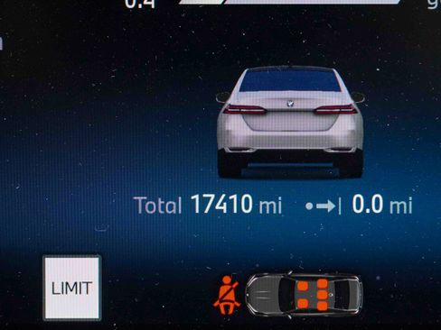 Certified 2025 BMW 530i xDrive image 21