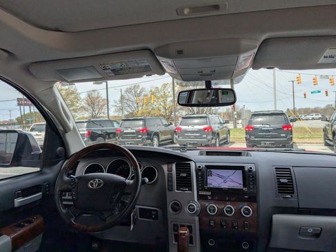 Used 2011 Toyota Tundra Limited w/ Platinum Pkg image 20