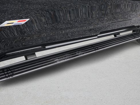 Certified 2025 Cadillac Escalade ESV V AWD/4WD image 32