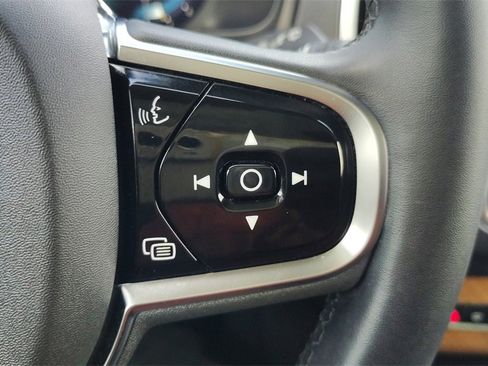 Used 2024 Volvo XC90 B6 Plus image 16