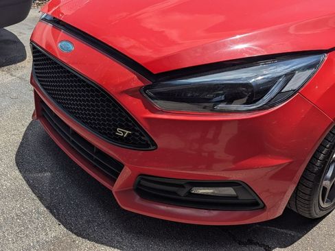 Used 2015 Ford Focus ST FWD image 4