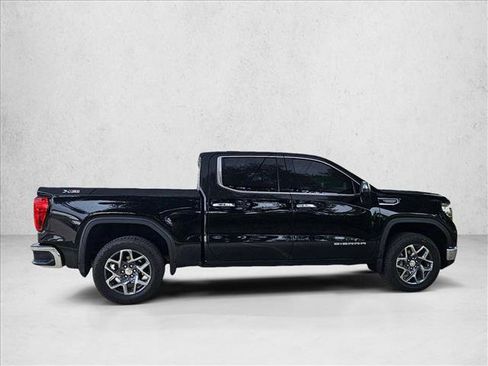 Used 2023 GMC Sierra 1500 SLT AWD/4WD image 5