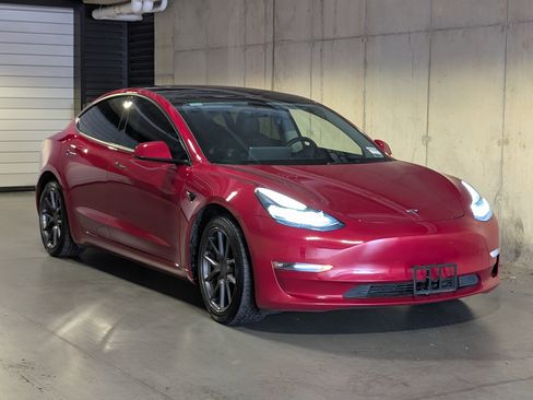 Used 2022 Tesla Model 3 Long Range AWD/4WD image 11