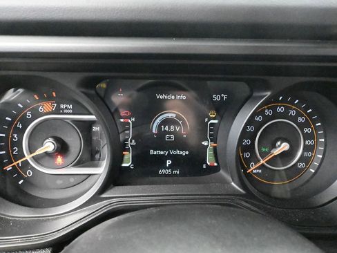 Used 2024 Jeep Wrangler Sahara AWD/4WD image 28