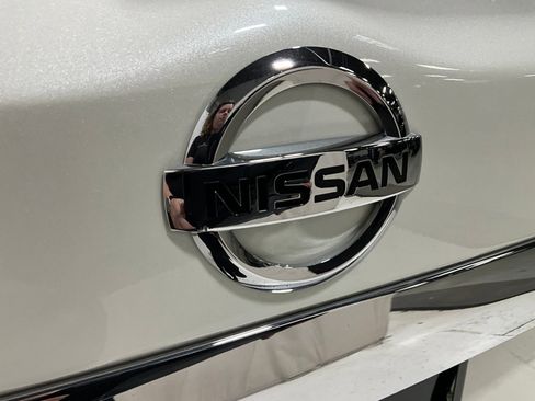 Used 2018 Nissan Pathfinder Platinum image 31
