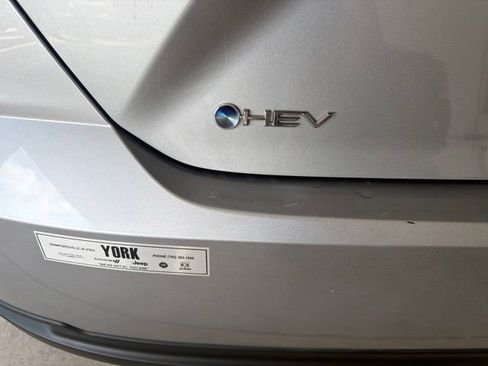 Used 2025 Toyota Camry LE FWD image 5