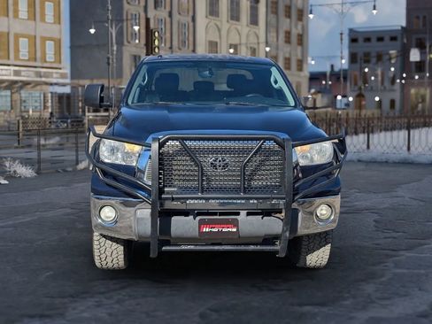 Used 2013 Toyota Tundra 4x4 CrewMax image 2
