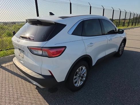 Used 2020 Ford Escape SE FWD image 4