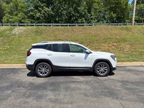 Used 2024 GMC Terrain SLT AWD/4WD image 8