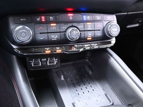 Used 2025 Dodge Durango R/T AWD/4WD image 46