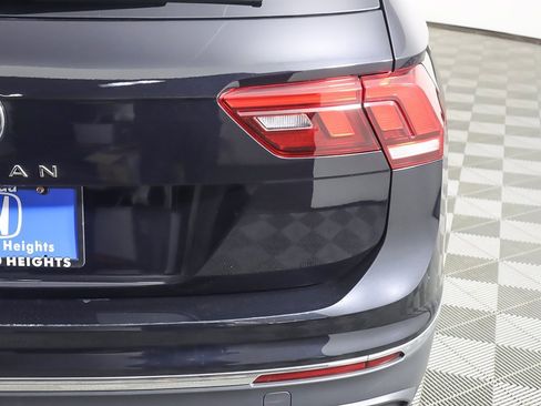 Used 2022 Volkswagen Tiguan SE image 16