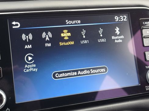 Used 2024 Nissan Versa SR image 6