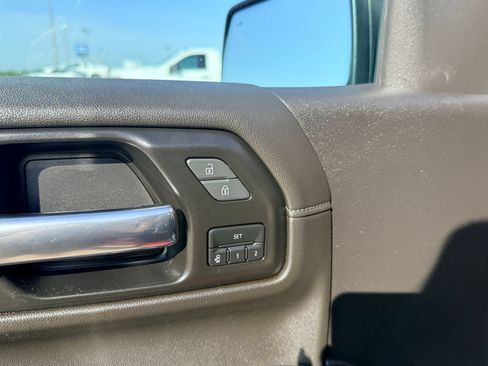 Used 2022 Chevrolet Silverado 1500 LTZ w/ LTZ Premium Package AWD/4WD image 13