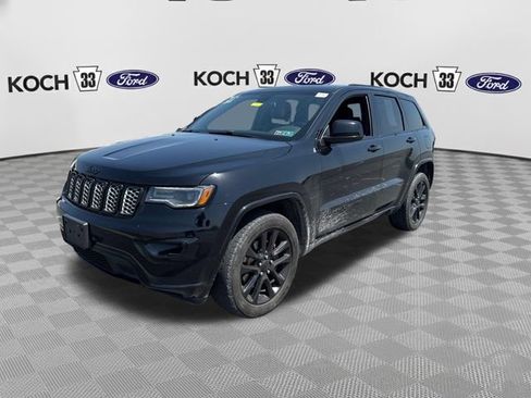 Used 2021 Jeep Grand Cherokee Laredo X AWD/4WD image 3