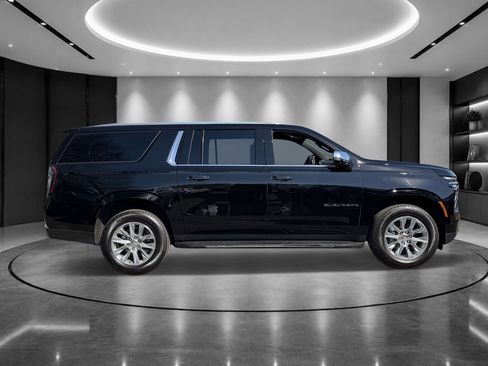 Certified 2025 Chevrolet Suburban Premier AWD/4WD image 5