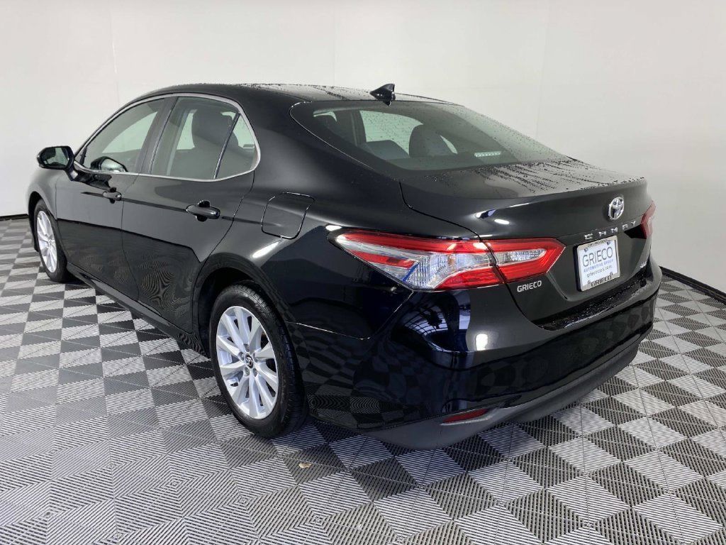 Used 2020 Toyota Camry LE w/ Convenience Package FWD image 6