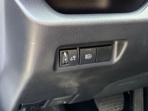Used 2025 Toyota RAV4 LE AWD/4WD image 25