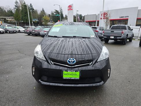 Used 2012 Toyota Prius V Three image 2