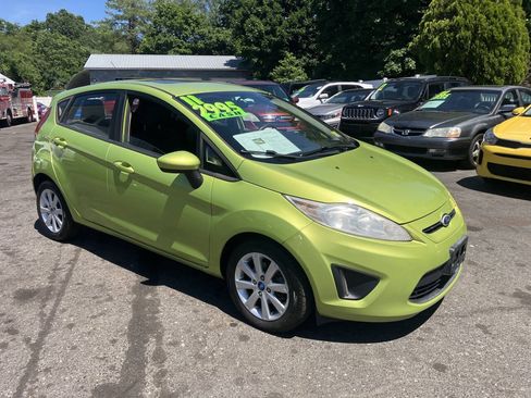 Used 2011 Ford Fiesta SE w/ 203A Rapid Spec Order Code FWD image 5