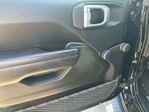 Used 2020 Jeep Wrangler Sport image 10