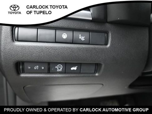 Used 2025 Nissan Rogue SL w/ SL Premium Package image 19