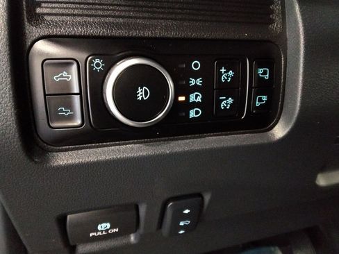 Used 2025 Ford F250 Platinum w/ FX4 Off-Road Package image 18