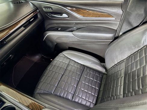 Used 2023 Cadillac Escalade Sport Platinum w/ LPO, ONYX Package image 23