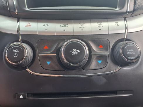 Used 2019 Dodge Journey SE w/ Connectivity Group FWD image 23