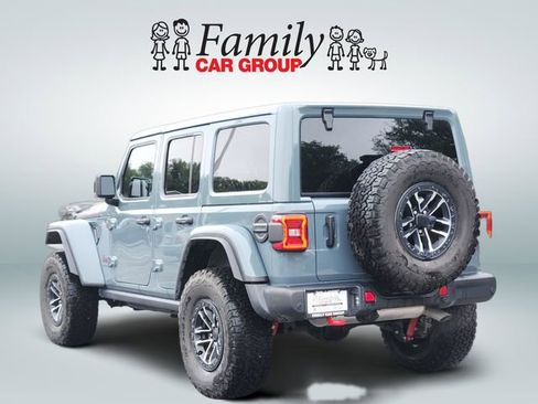 Used 2024 Jeep Wrangler Unlimited Rubicon AWD/4WD image 3