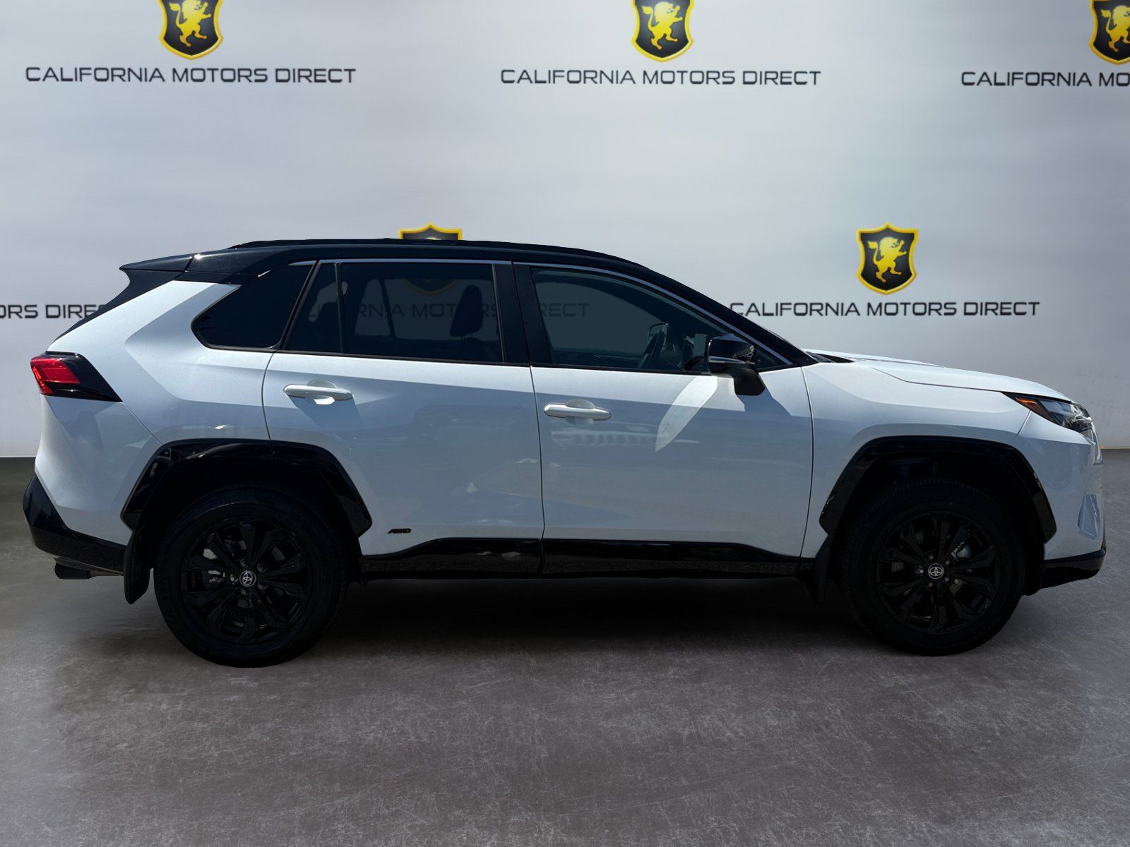 Used 2024 Toyota RAV4 XSE AWD/4WD image 6