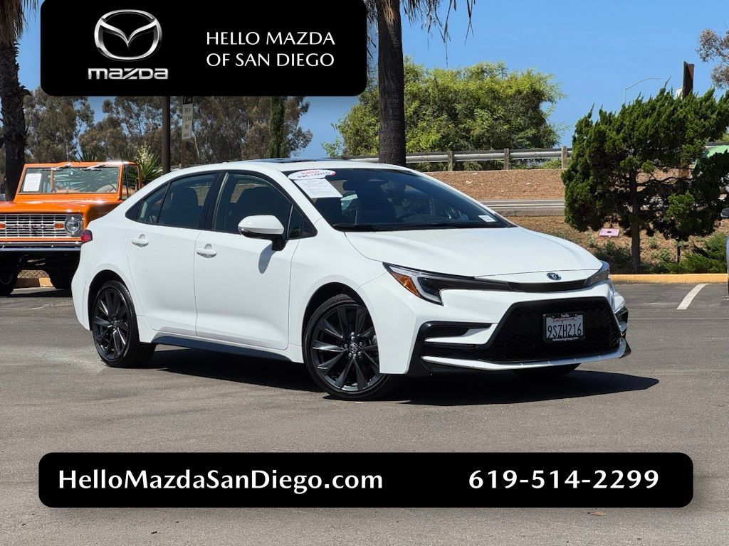 Used 2025 Toyota Corolla SE w/ SE Premium Package FWD image 1