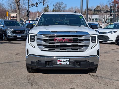 New 2026 GMC Sierra 1500 SLE image 2