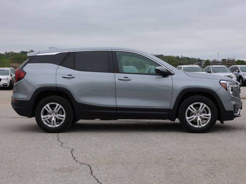 Used 2024 GMC Terrain SLE AWD/4WD image 7