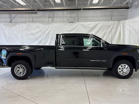 Used 2024 GMC Sierra 3500 Denali Ultimate image 4